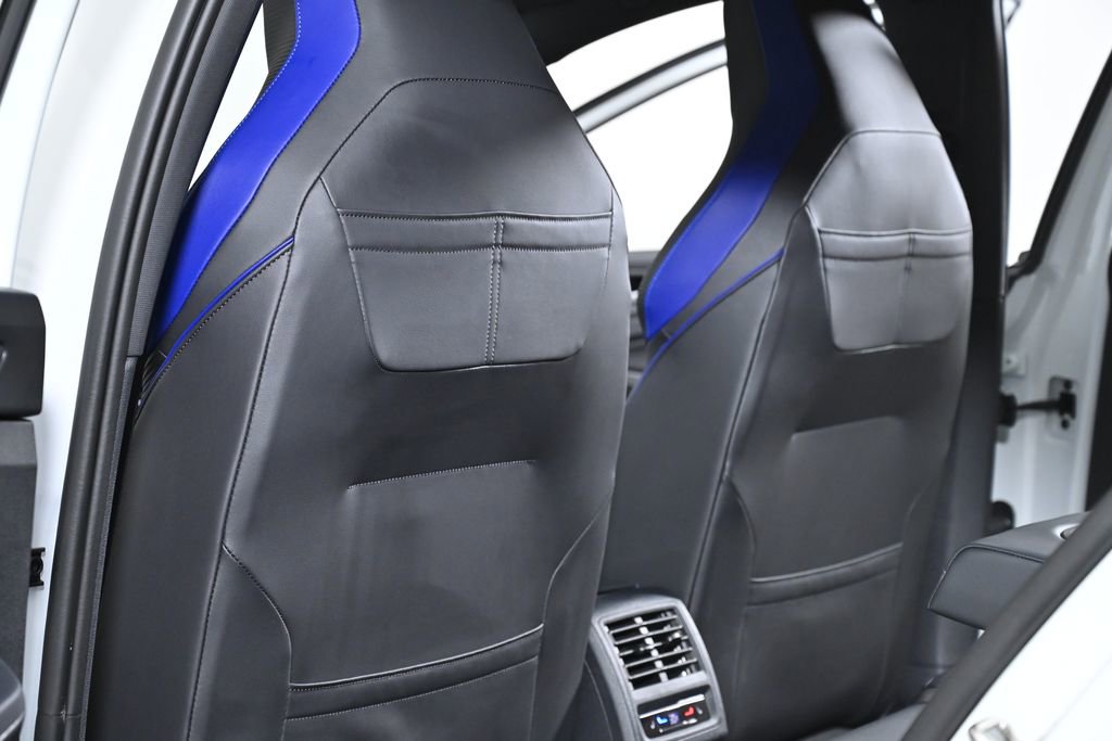 Used 2024 Volkswagen Golf R image 31