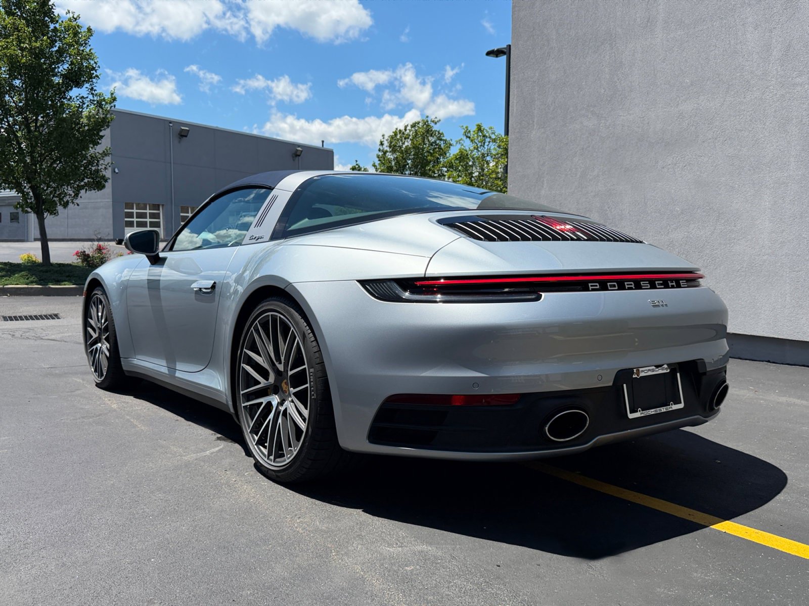 Used 2021 Porsche 911 Targa 4S w/ Sport Package AWD/4WD image 3