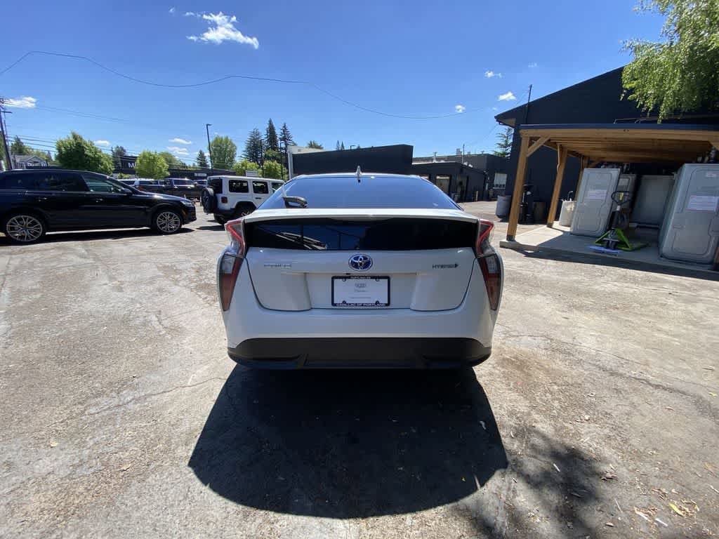 Used 2016 Toyota Prius Three Touring FWD image 5