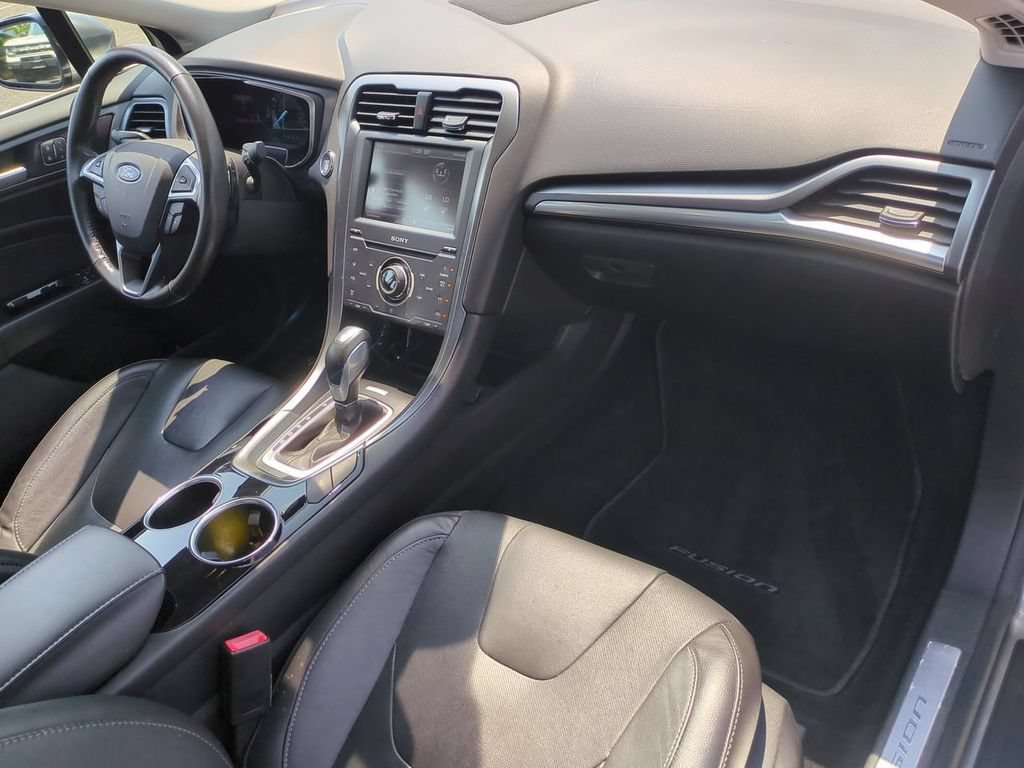 Used 2013 Ford Fusion Titanium w/ Titanium Driver Assist Pkg AWD/4WD image 28