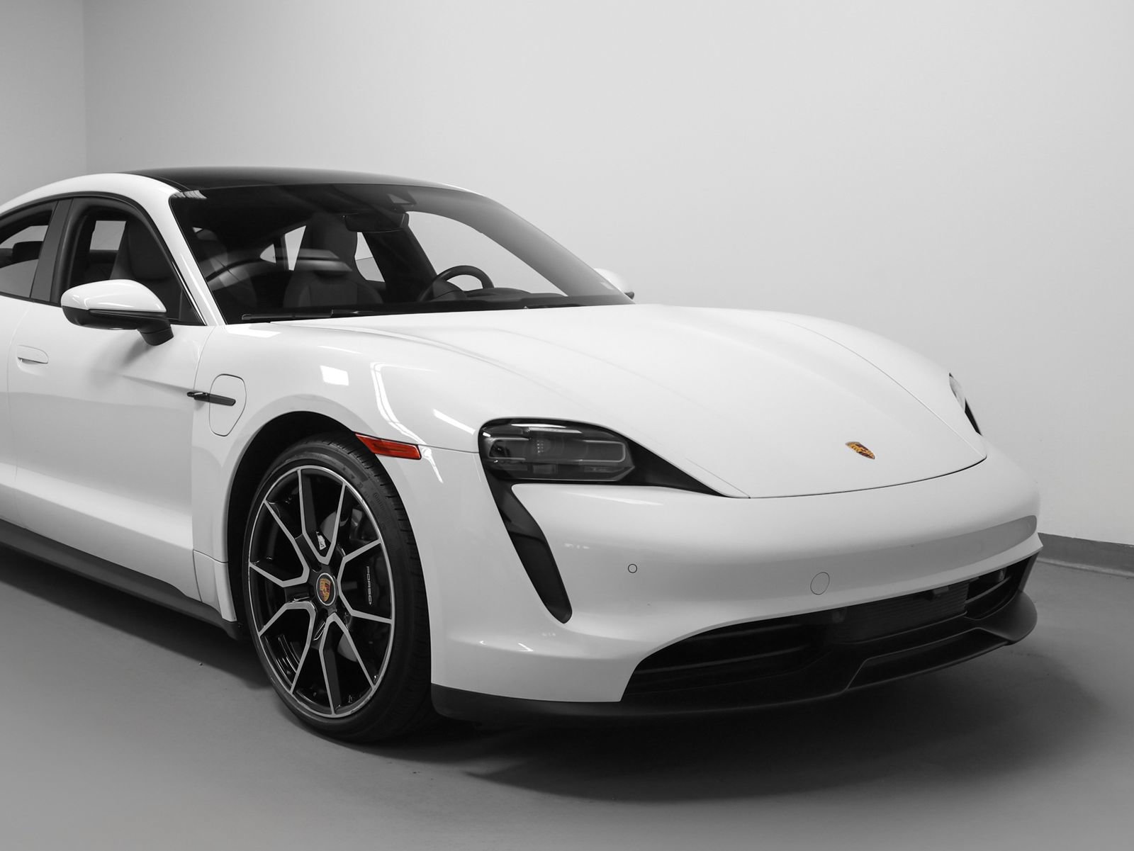 Certified 2023 Porsche Taycan RWD image 9
