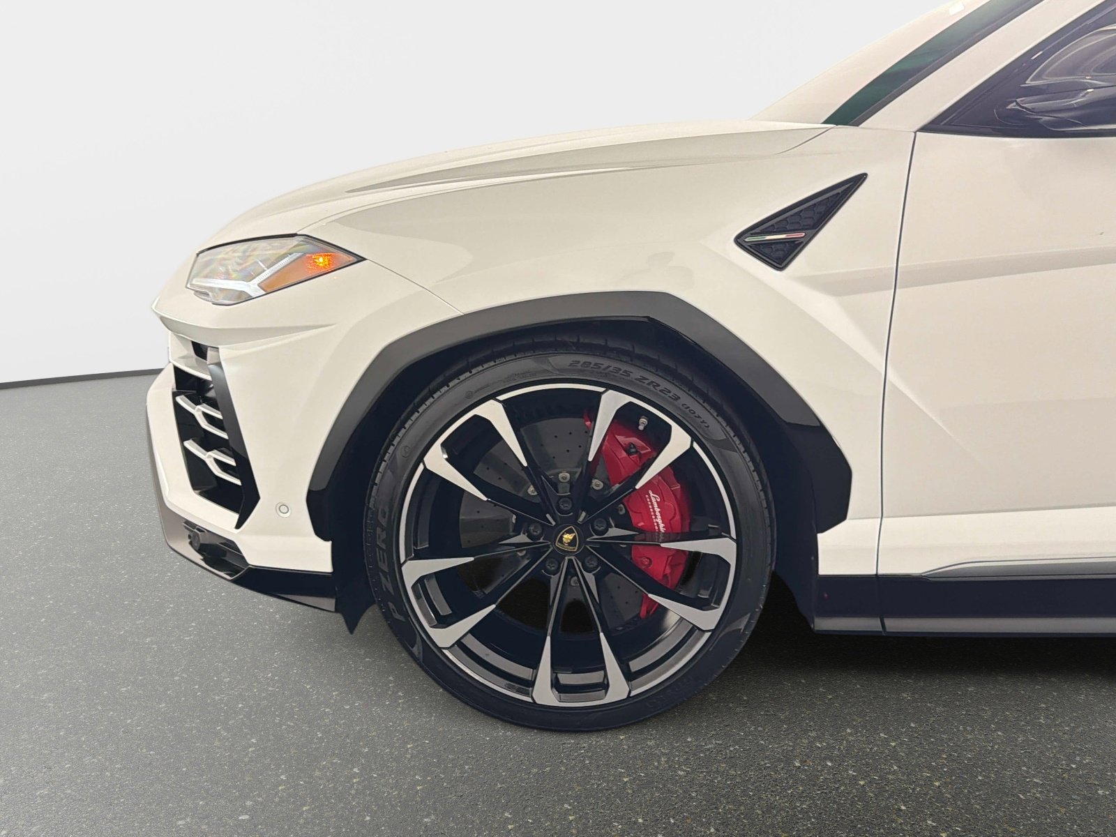 Used 2019 Lamborghini Urus AWD/4WD image 12