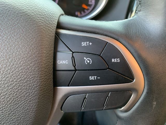 Used 2019 Jeep Grand Cherokee Altitude image 19