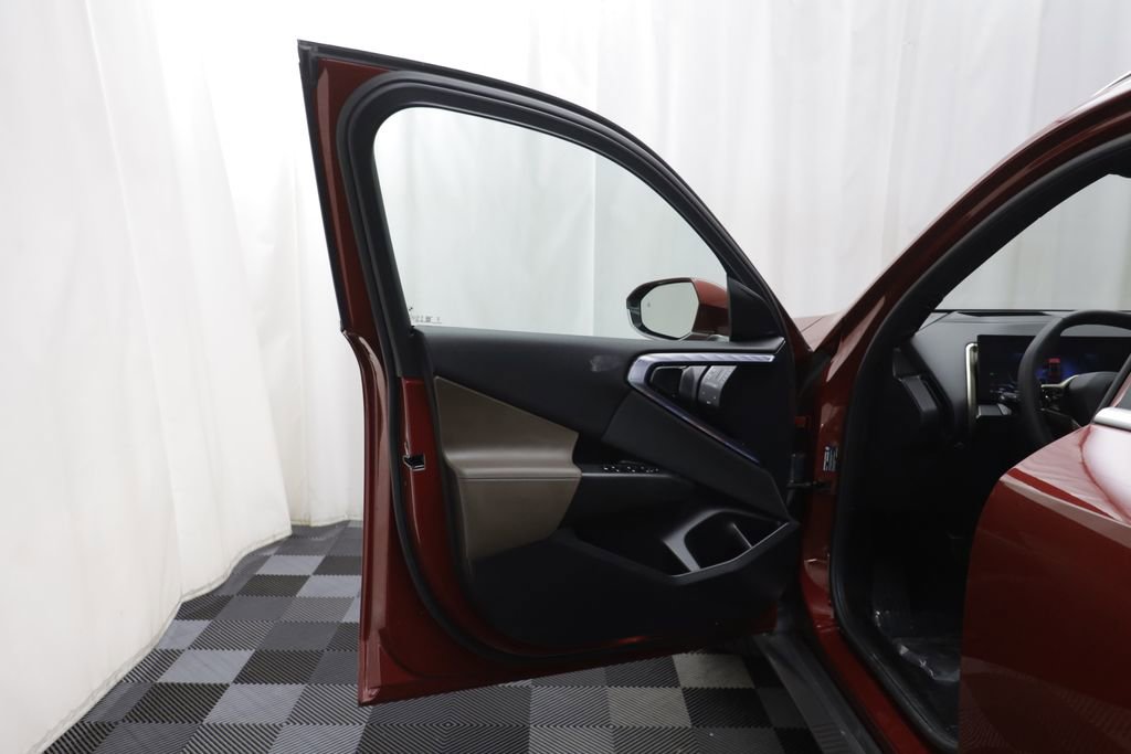 Certified 2025 BMW X3 xDrive30i image 4