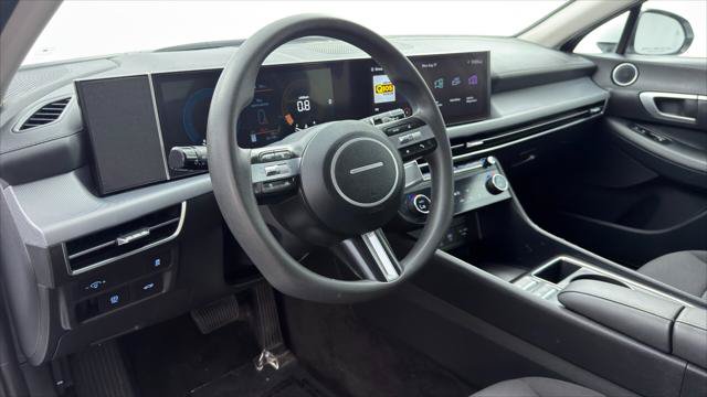 Used 2025 Hyundai Sonata SEL FWD image 24