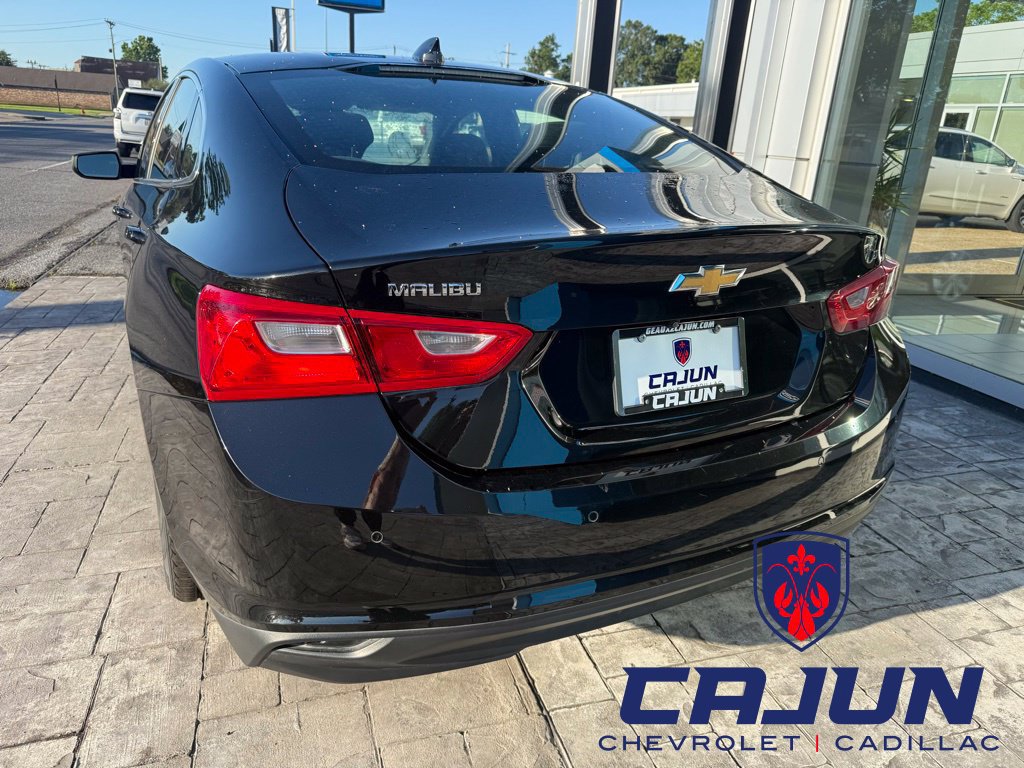 Used 2025 Chevrolet Malibu LT FWD image 3