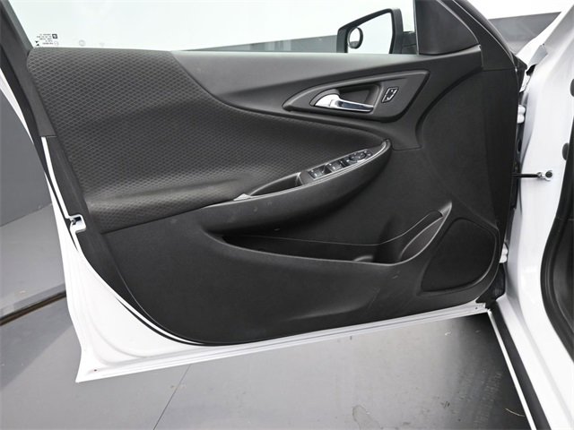 Used 2025 Chevrolet Malibu LT image 12