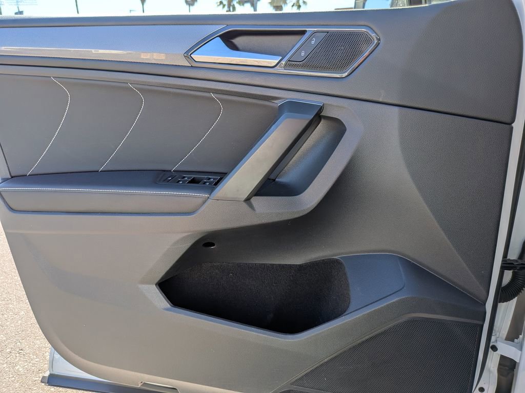 Used 2023 Volkswagen Tiguan SE image 21