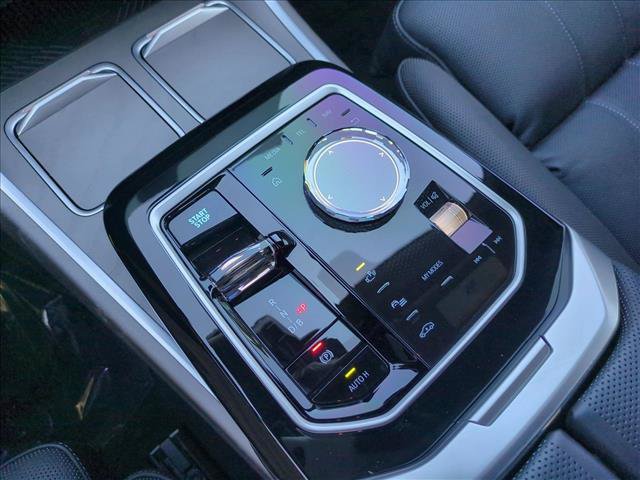 Used 2025 BMW i7 xDrive60 RWD image 12
