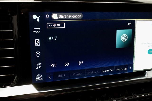 Used 2025 Chevrolet Silverado 1500 High Country w/ Technology Package image 3