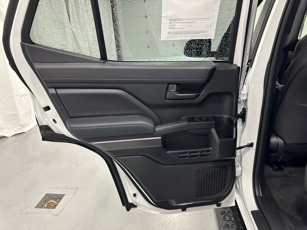 Used 2025 Toyota 4Runner SR5 image 31