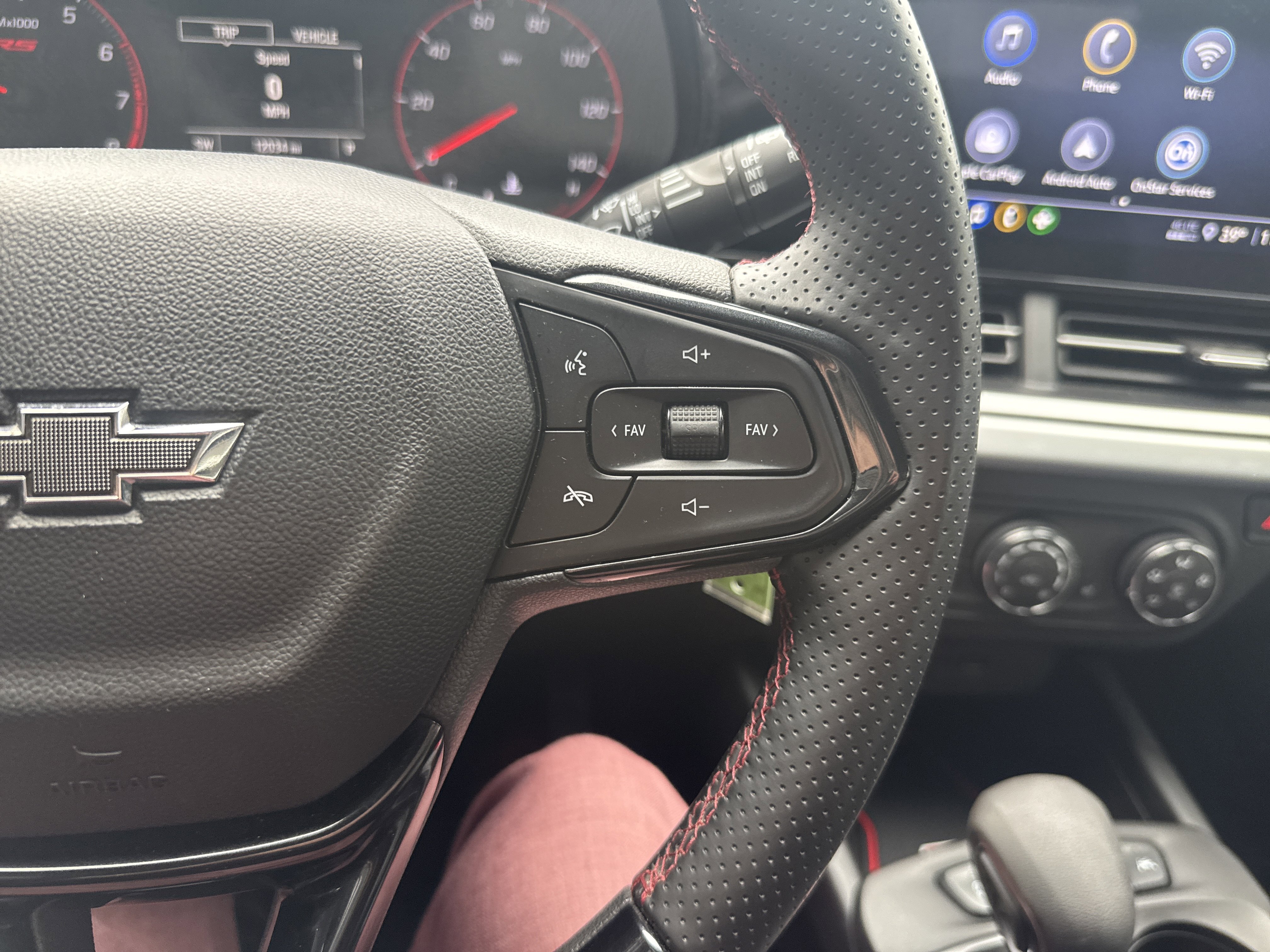 Used 2025 Chevrolet Trax RS w/ Driver Confidence Package FWD image 19