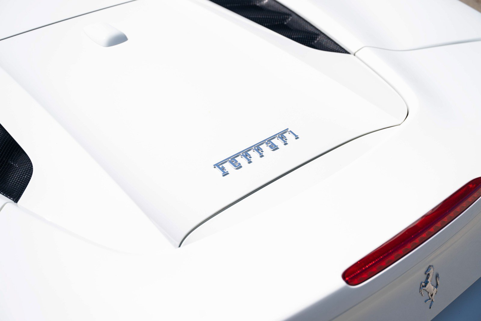 Used 2018 Ferrari 488 Spider RWD image 19