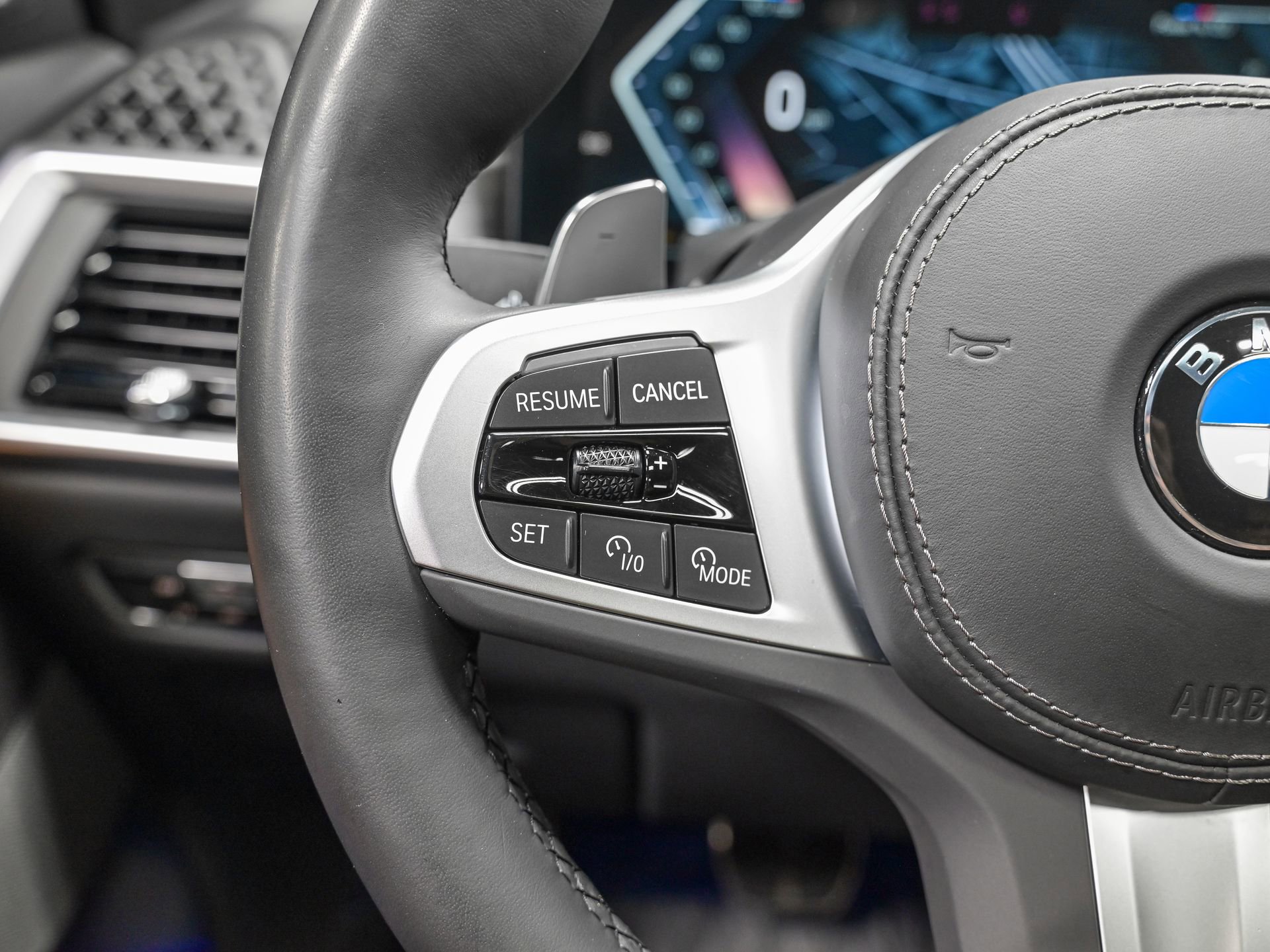 Used 2023 BMW X7 xDrive40i w/ Executive Package image 19