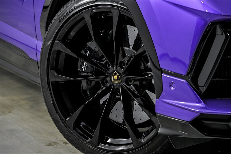 Used 2024 Lamborghini Urus S AWD/4WD image 3