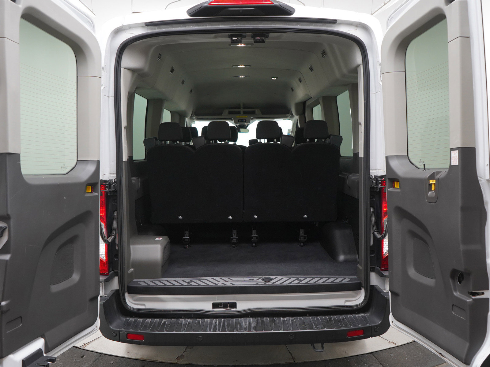 Used 2024 Ford Transit 350 XLT image 9