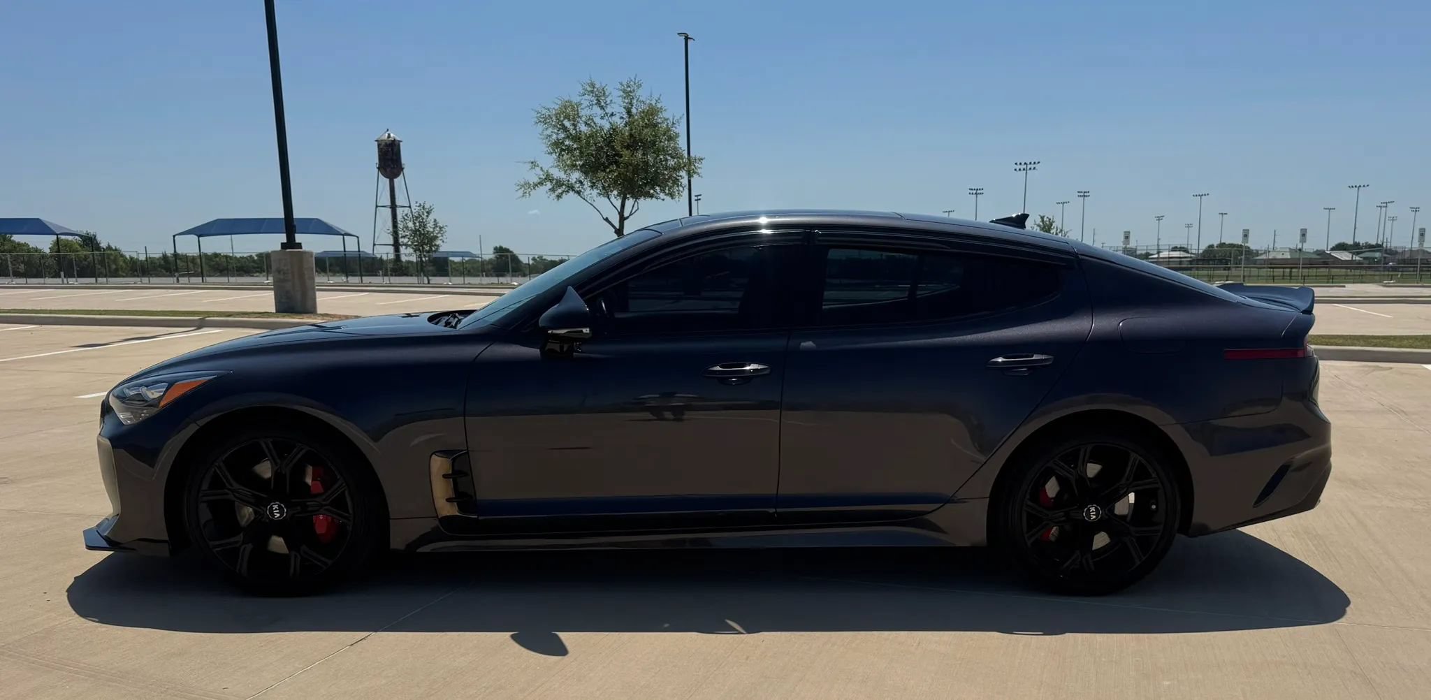 Used 2018 Kia Stinger GT1 AWD/4WD image 9