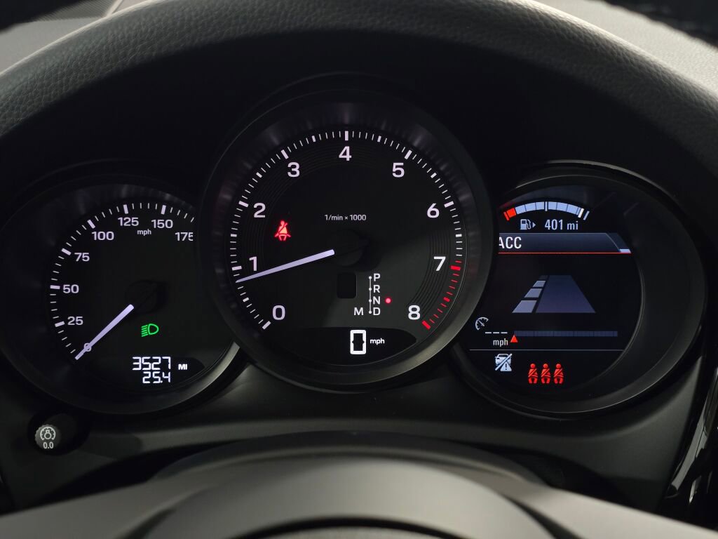Certified 2025 Porsche Macan image 39