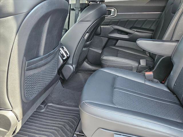 Used 2023 Kia Sorento SX AWD/4WD image 19
