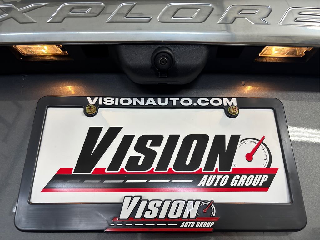 Used 2021 Ford Explorer Platinum w/ Equipment Group 601A image 17