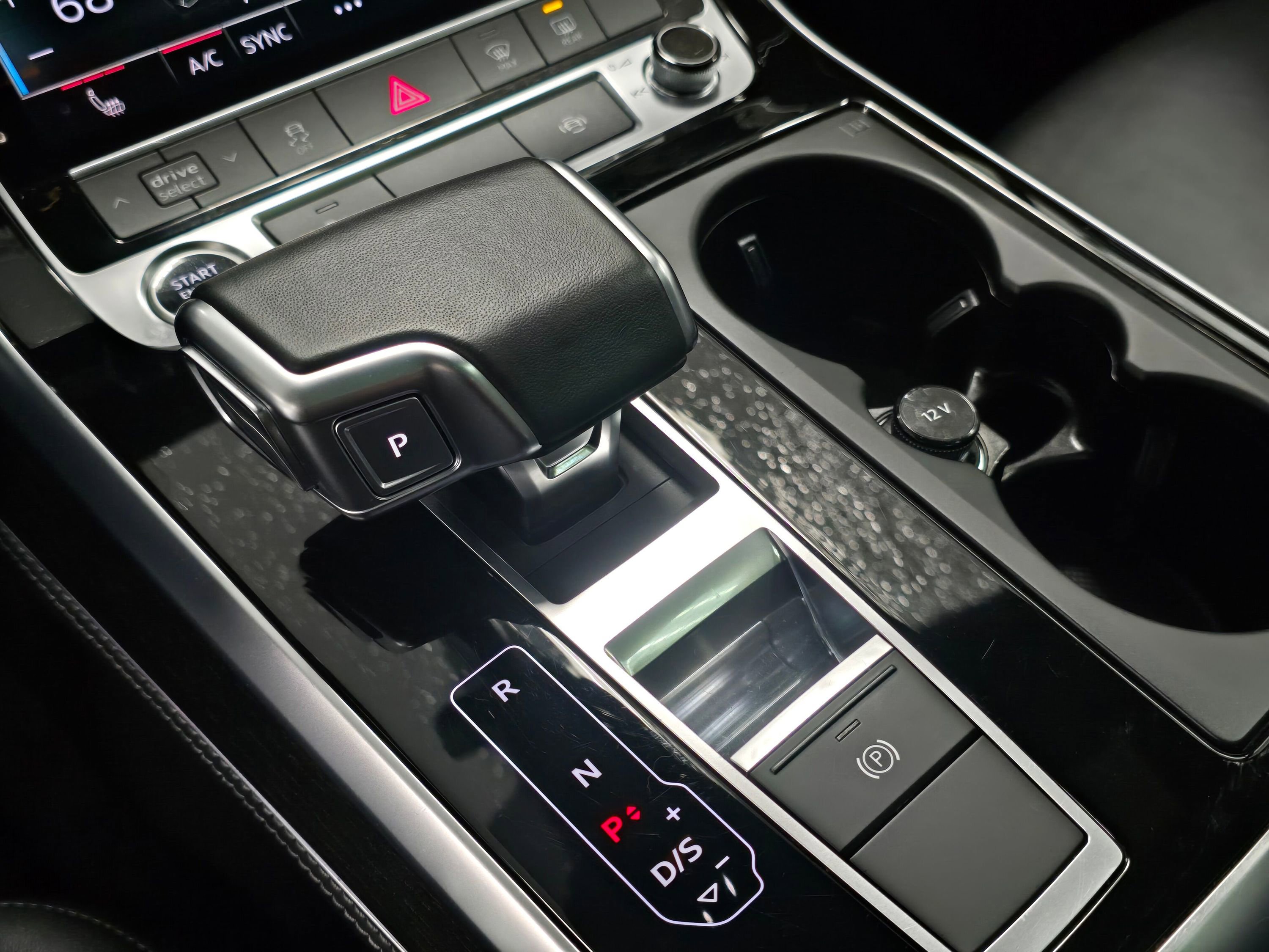 Used 2025 Audi Q7 3.0T Premium Plus image 16