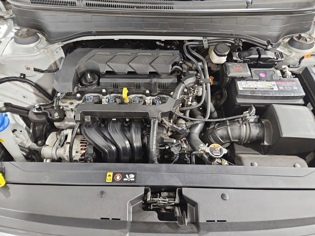 Used 2022 Hyundai Venue SEL image 22