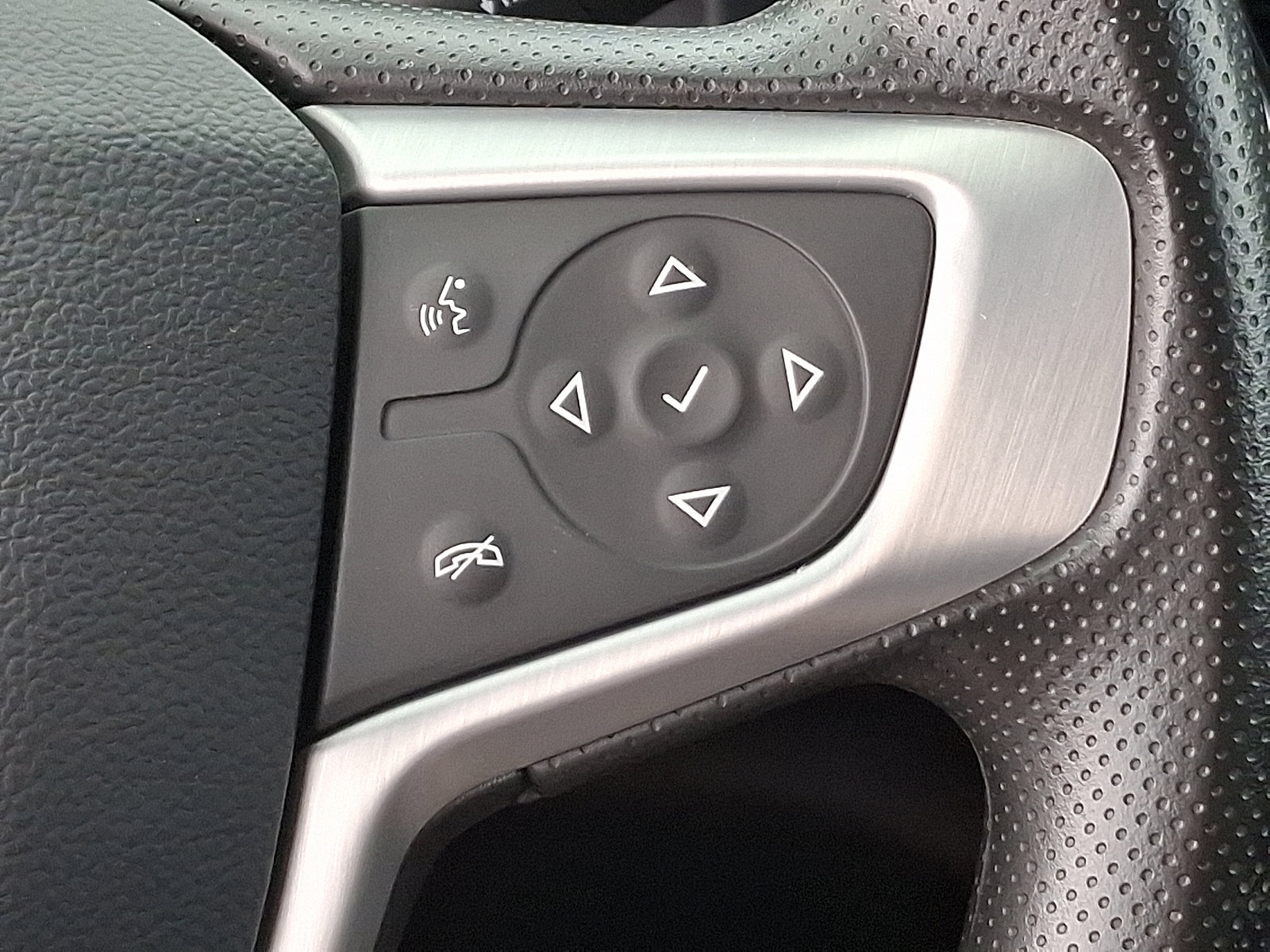 Used 2023 GMC Acadia SLE image 23