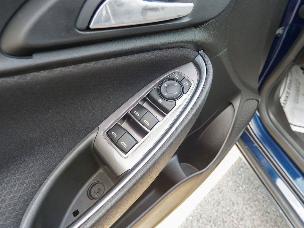 Used 2019 Chevrolet Malibu LT FWD image 16