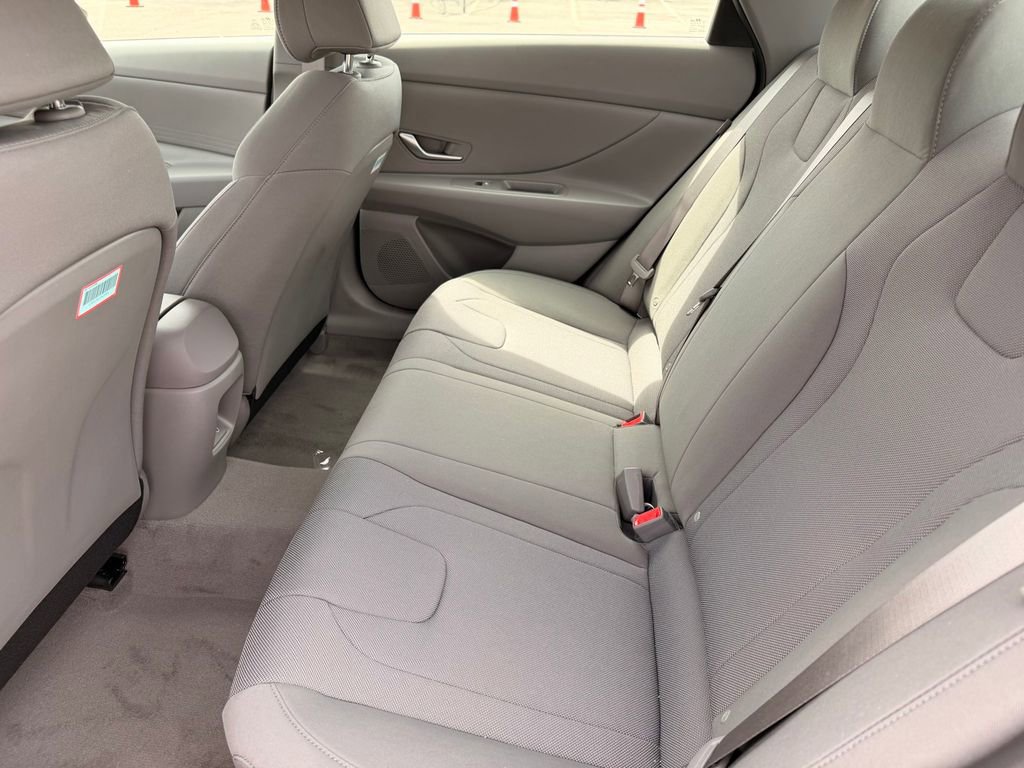 New 2026 Hyundai Elantra SE FWD image 6