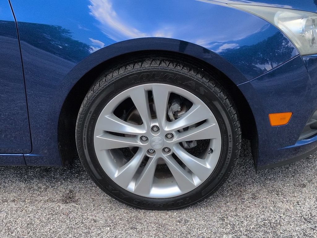 Used 2013 Chevrolet Cruze LTZ w/ Enhanced Safety Package FWD image 11