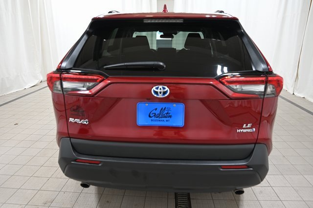 Used 2020 Toyota RAV4 LE image 11