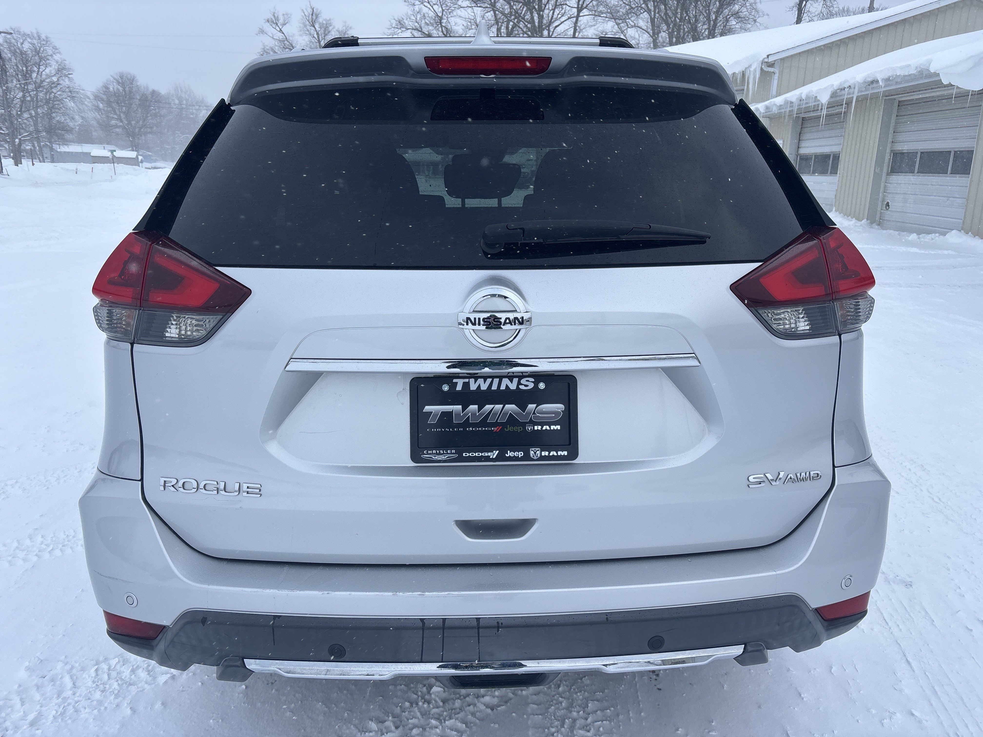 Used 2020 Nissan Rogue SV image 4