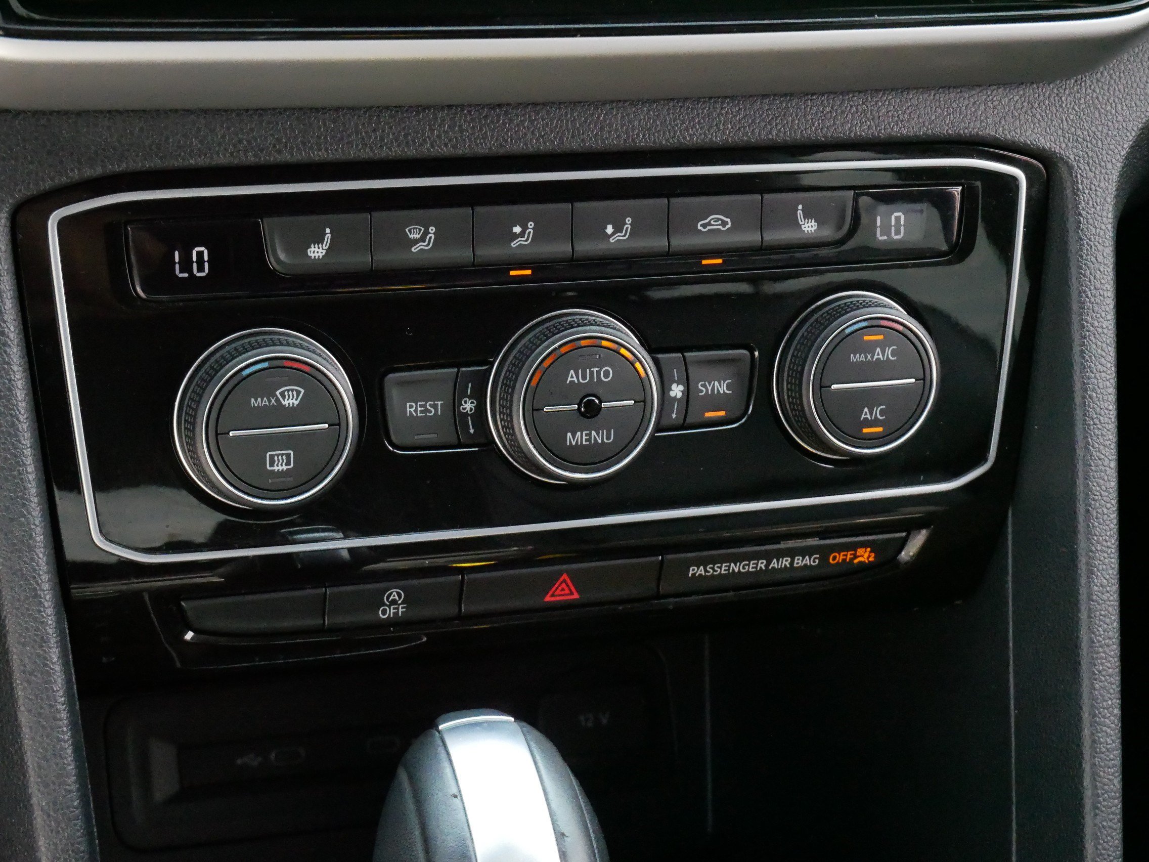 Certified 2023 Volkswagen Atlas SE AWD/4WD image 23