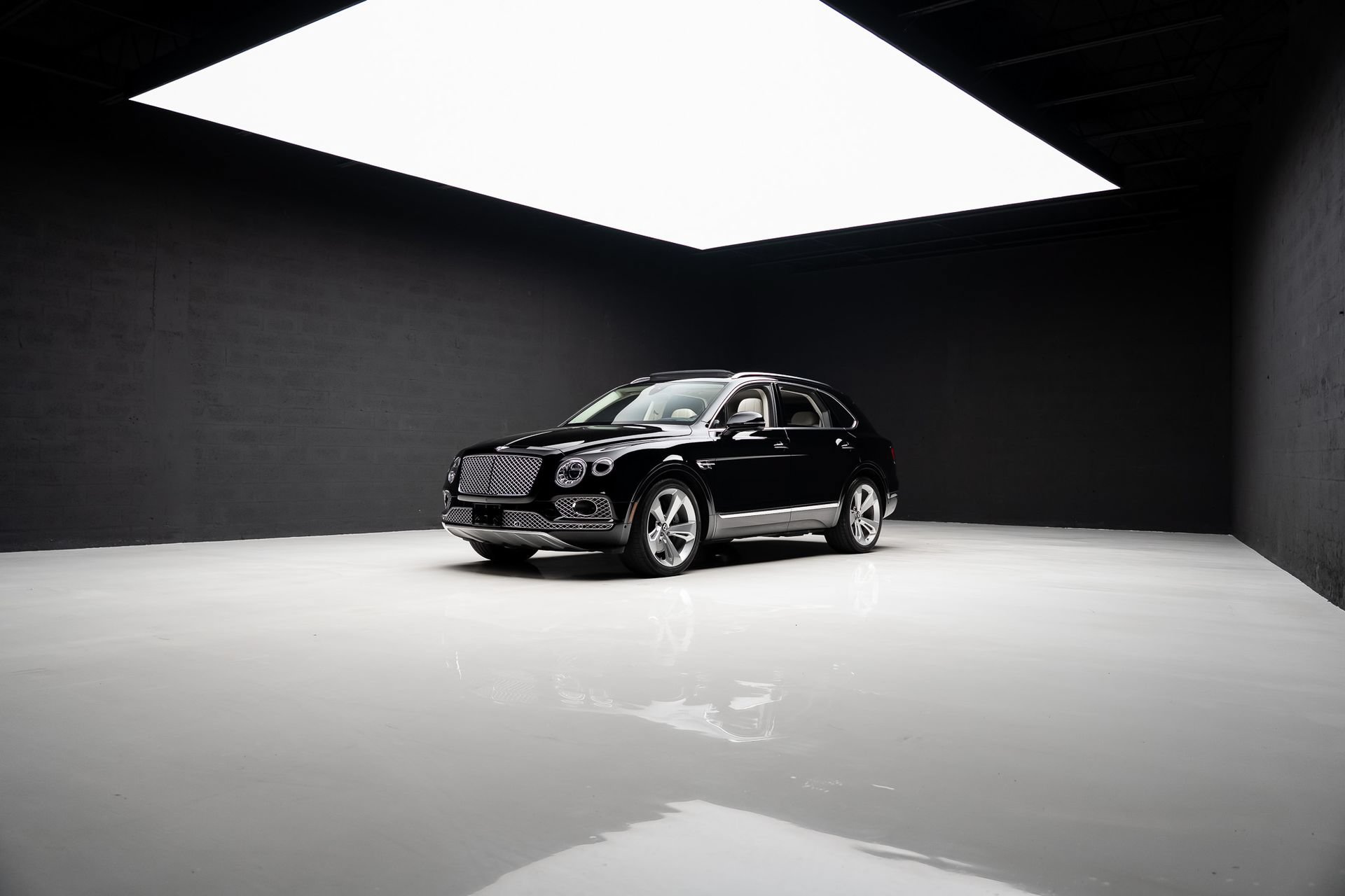 Used 2018 Bentley Bentayga AWD/4WD image 82