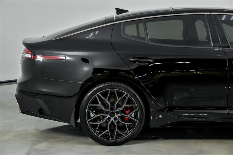 Used 2022 Kia Stinger GT2 AWD/4WD image 13