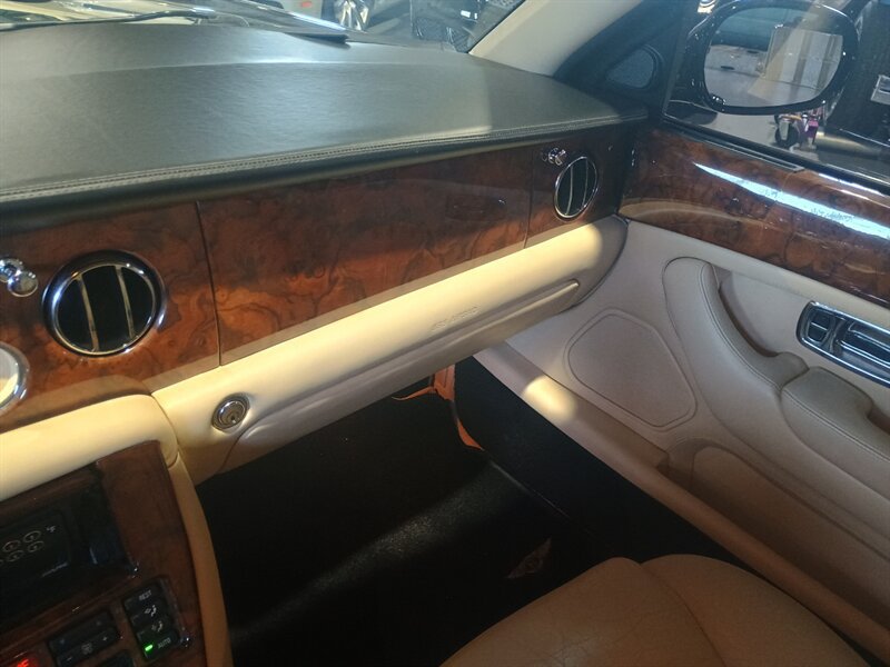 Used 1999 Bentley Arnage Green Label RWD image 24