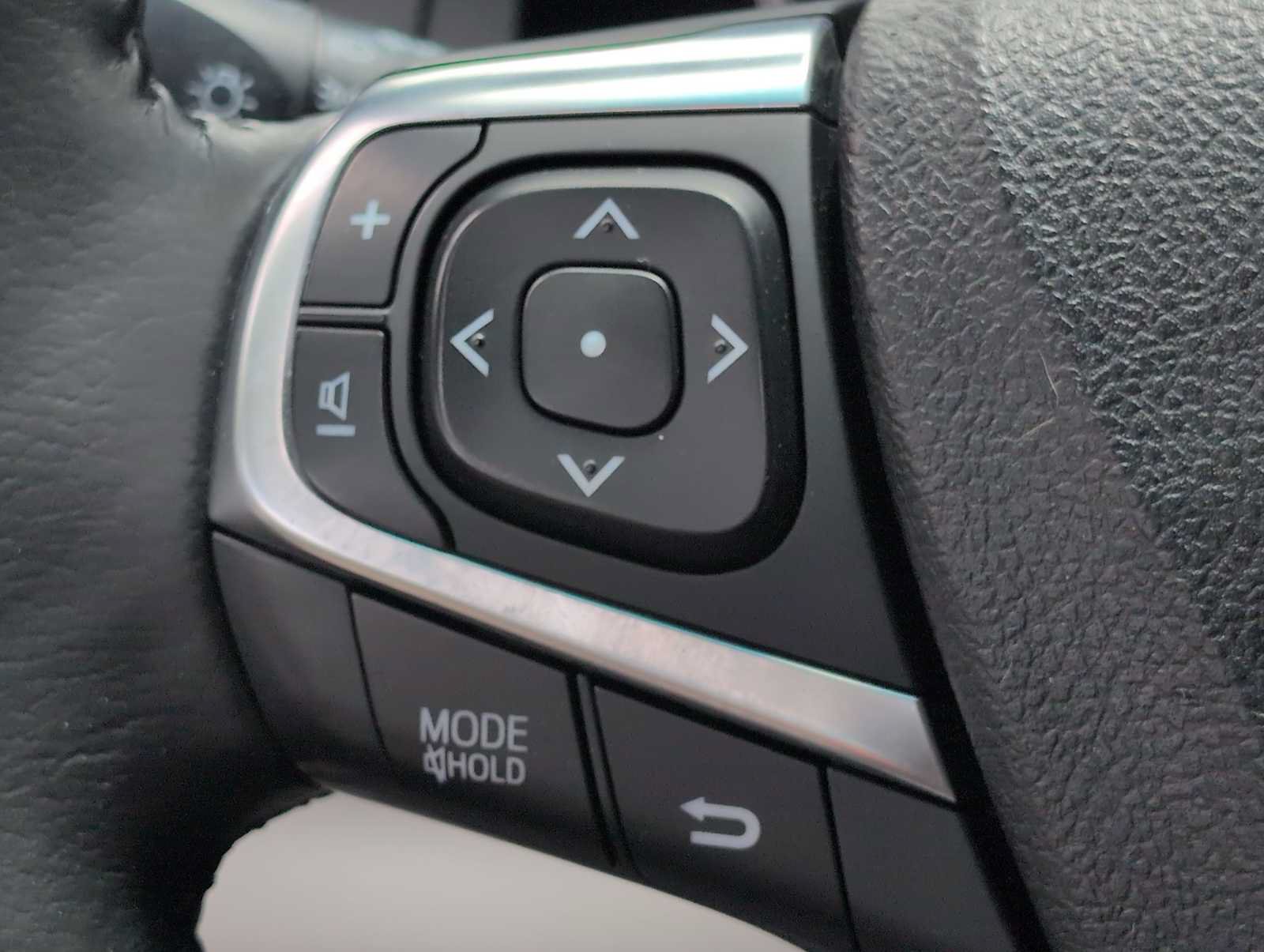 Used 2016 Toyota Camry XLE FWD image 23
