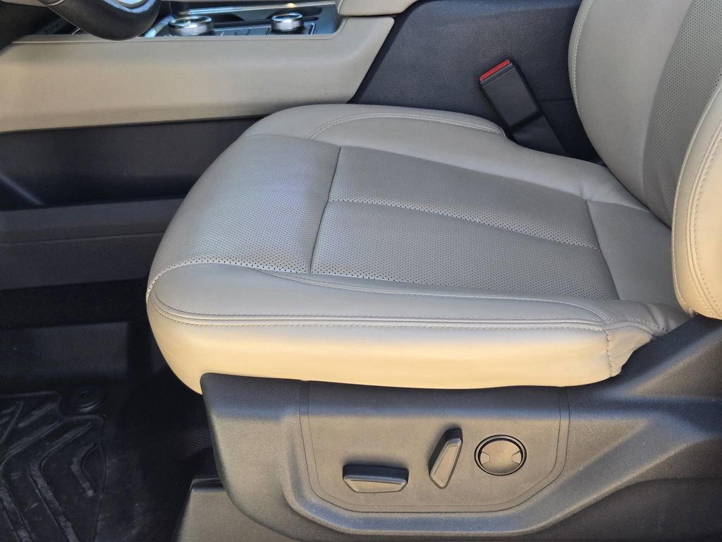 Used 2022 Ford Expedition XLT AWD/4WD image 22