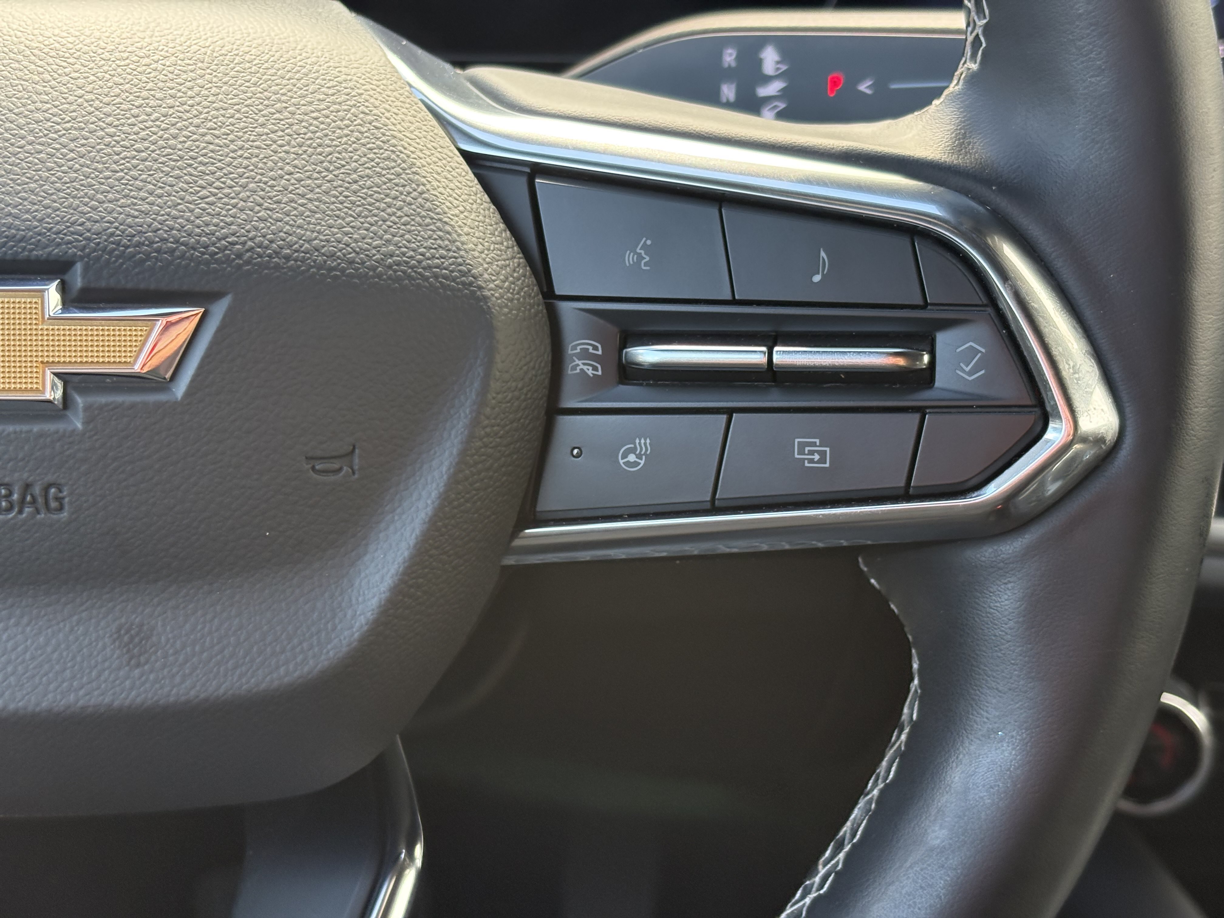 Used 2024 Chevrolet Equinox EV LT AWD/4WD image 17