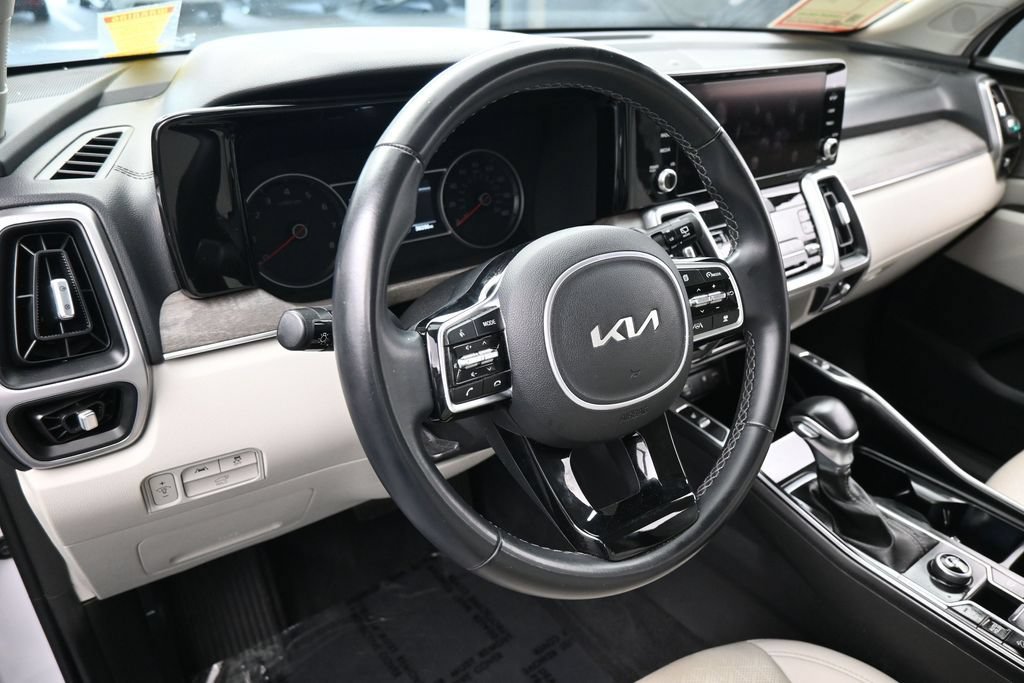 Used 2023 Kia Sorento EX FWD image 11