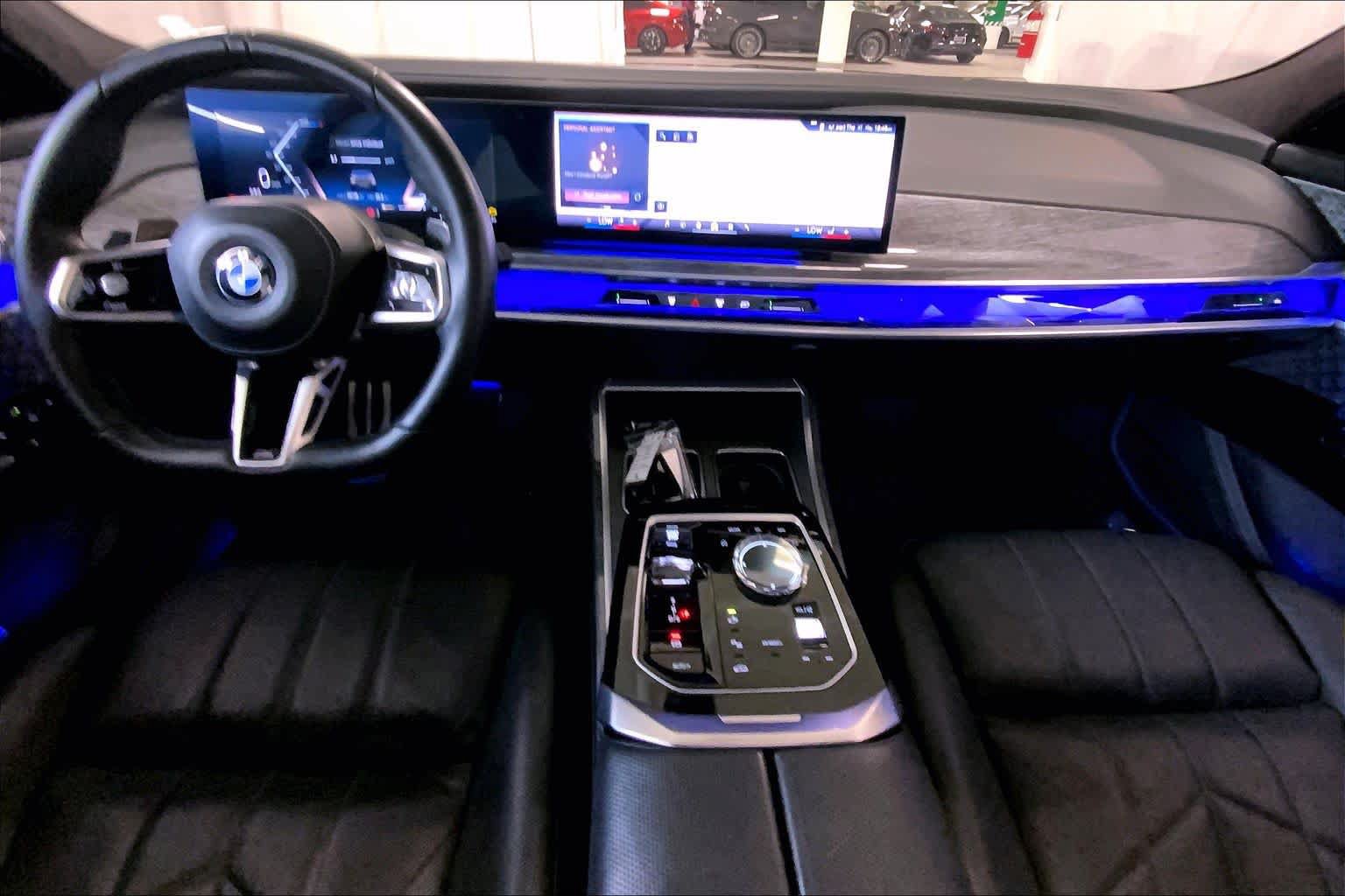 Used 2023 BMW 760i xDrive AWD/4WD image 16