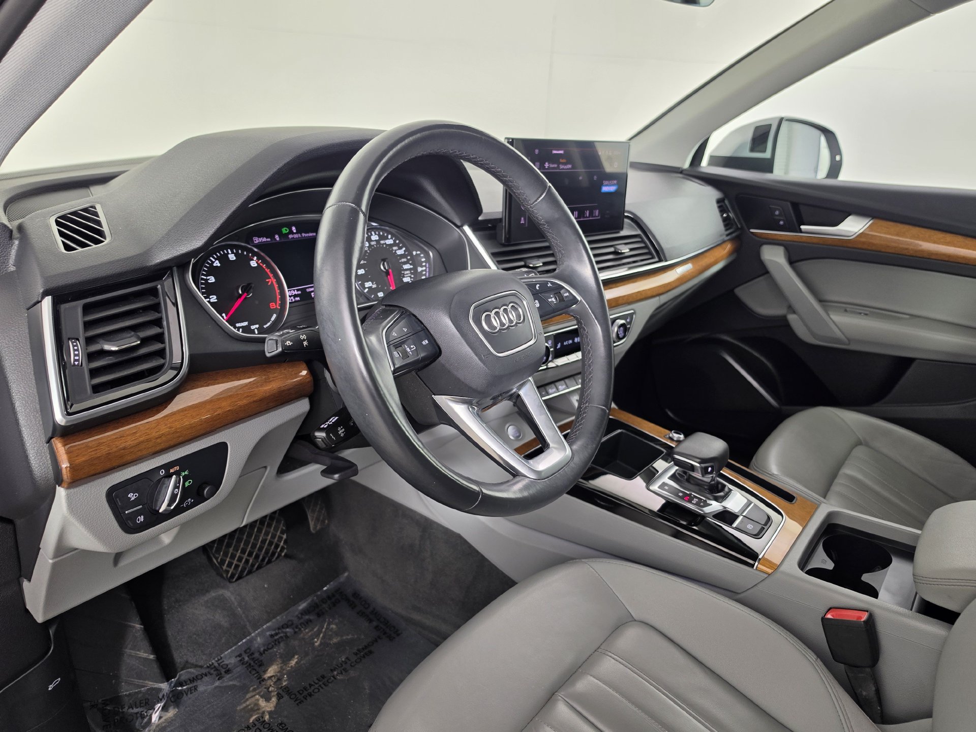 Certified 2023 Audi Q5 2.0T Premium w/ Convenience Package AWD/4WD image 2