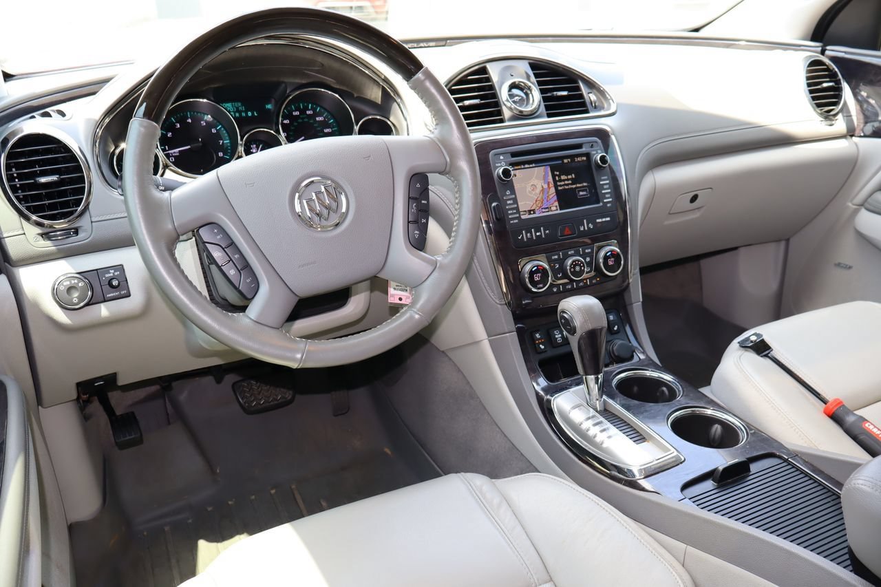Used 2017 Buick Enclave Premium w/ Experience Buick Package FWD image 5
