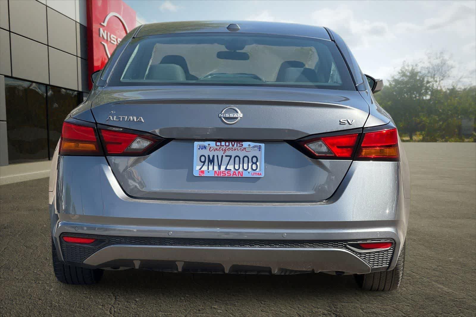 Used 2024 Nissan Altima 2.5 SV FWD image 8