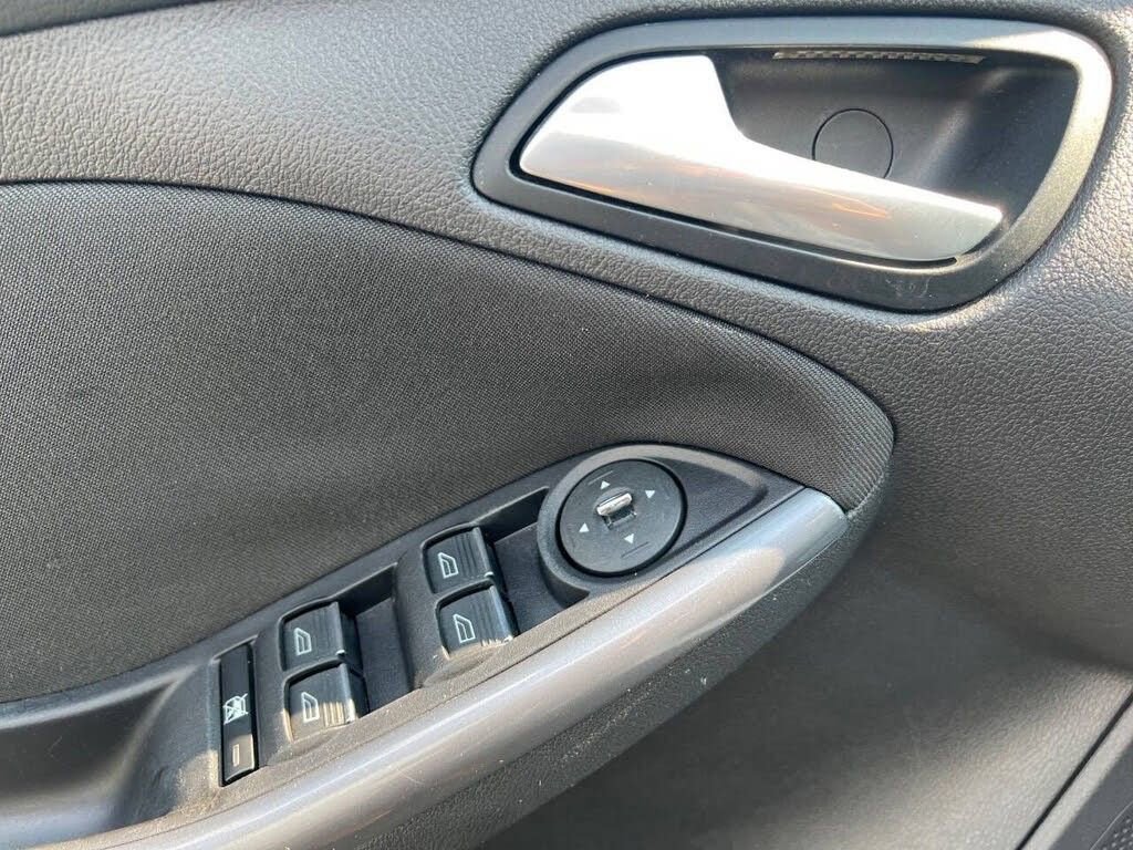 Used 2014 Ford Focus Titanium image 10