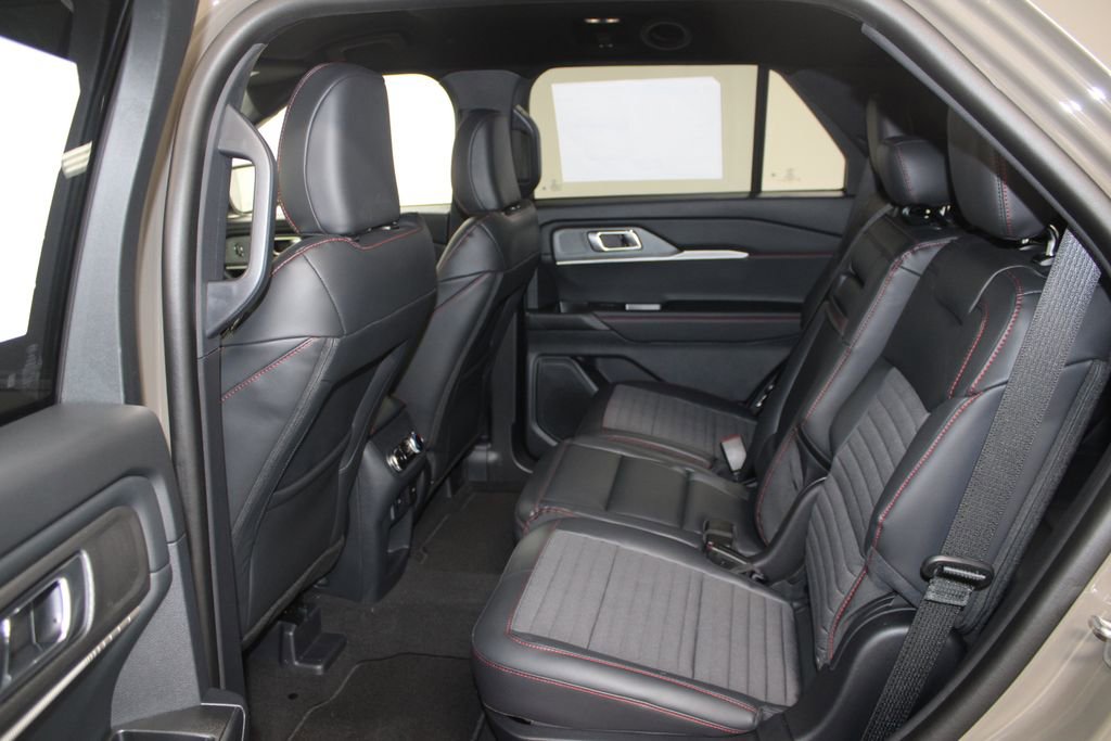 New 2026 Ford Explorer ST-Line image 25