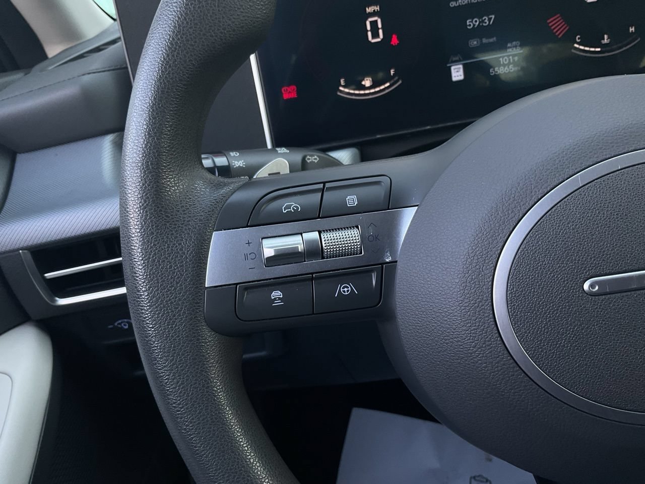 Used 2025 Hyundai Sonata SEL FWD image 34