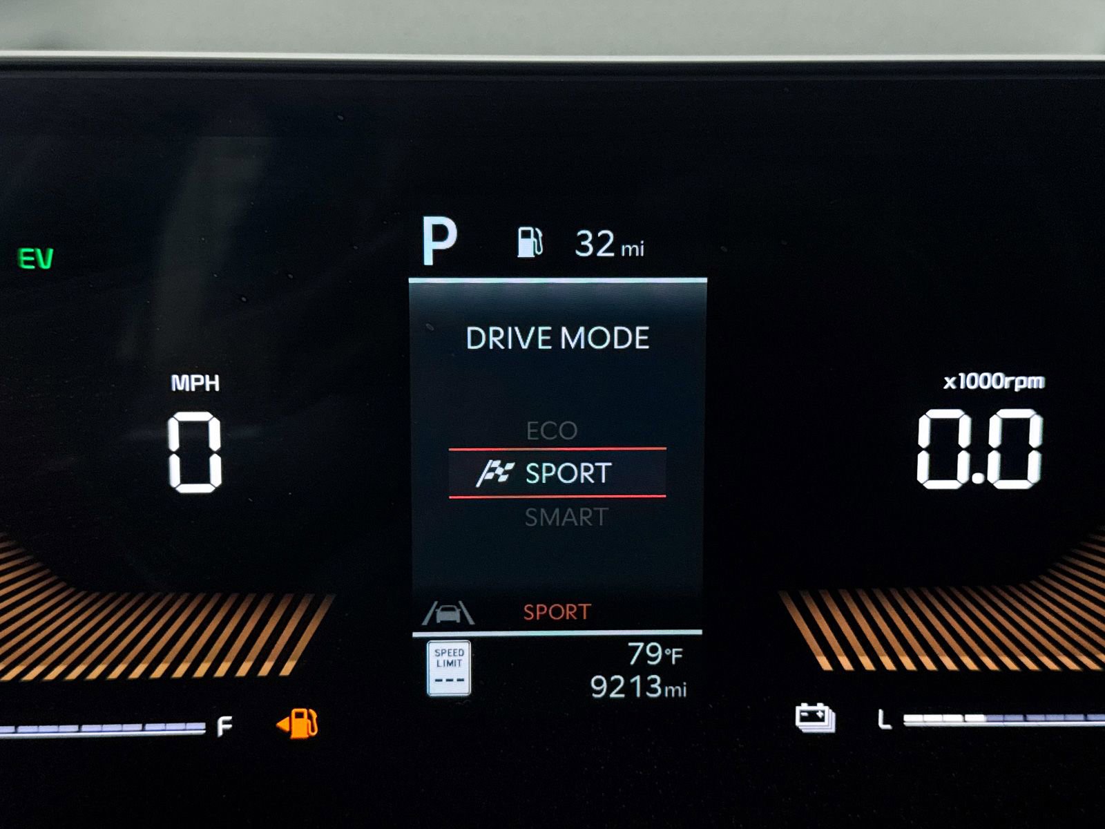 Certified 2025 Kia Carnival EX image 40