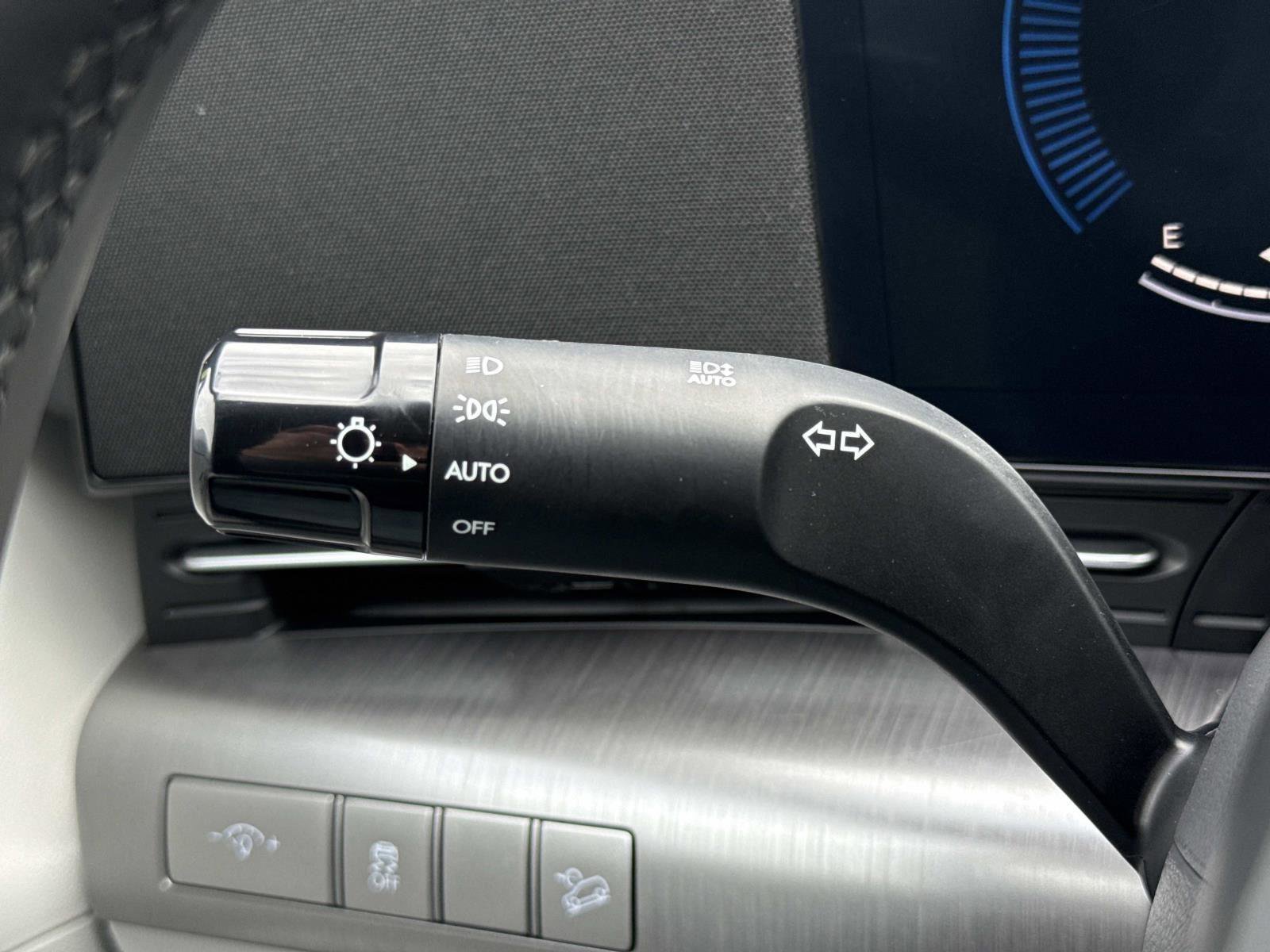Certified 2024 Hyundai Kona SEL FWD image 11