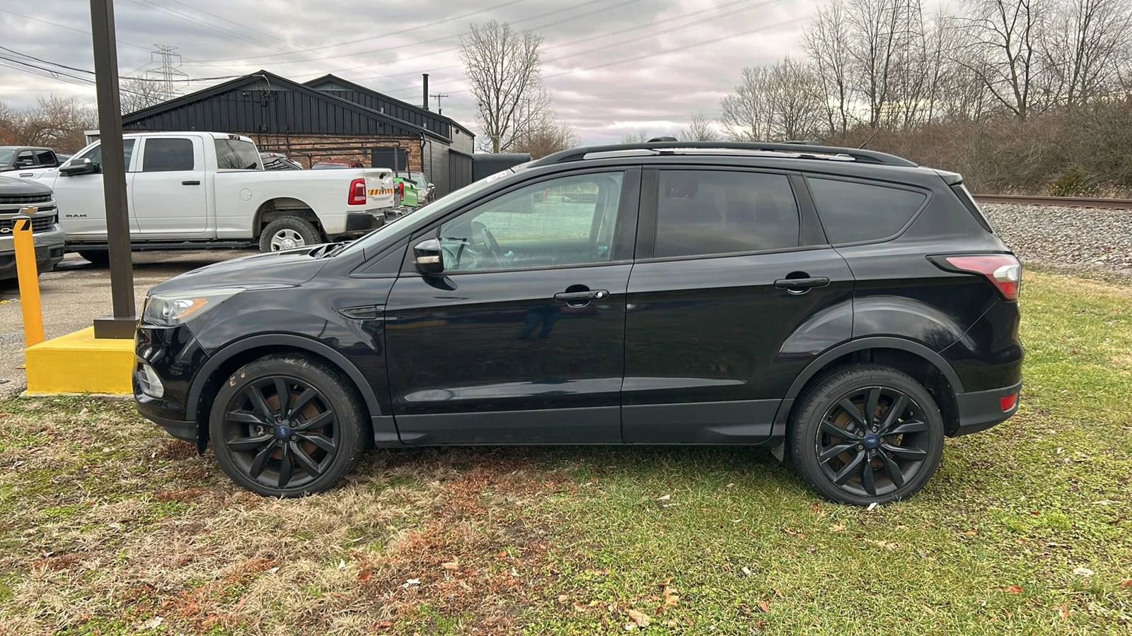 Used 2017 Ford Escape Titanium w/ Canadian Touring Package FWD image 4